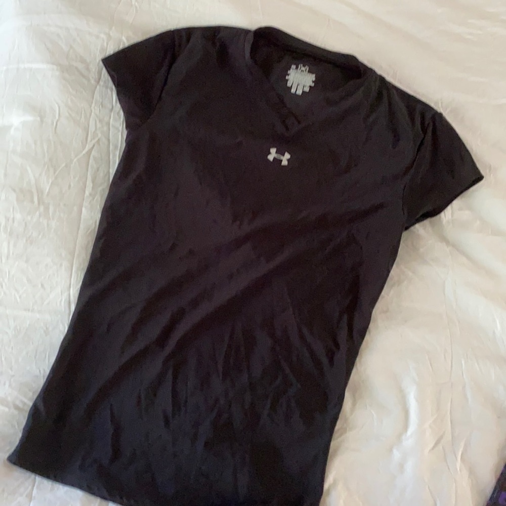 Small under armour top in black